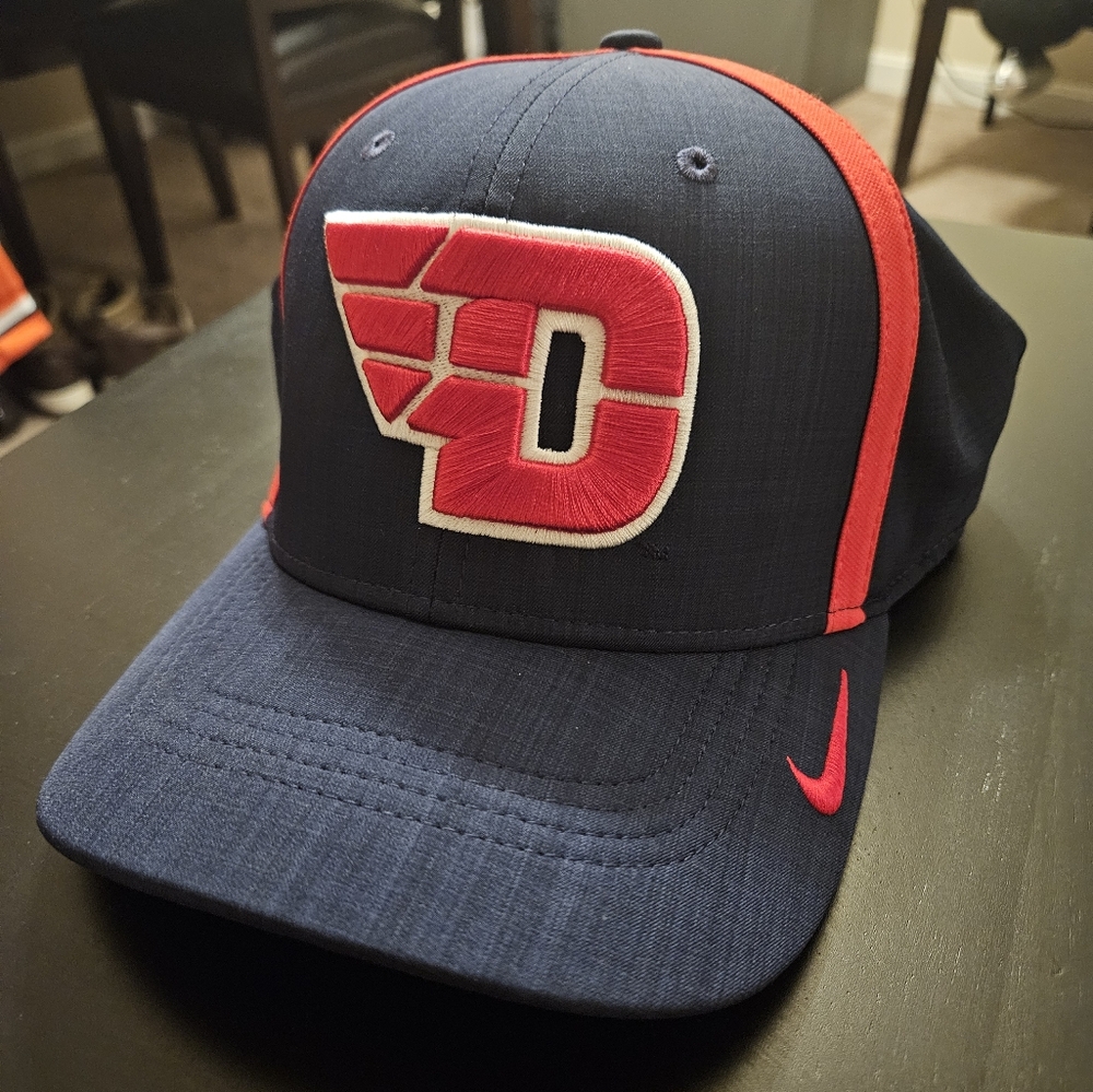 Nike Classic 99 Dayton Flyers Fitted Hat